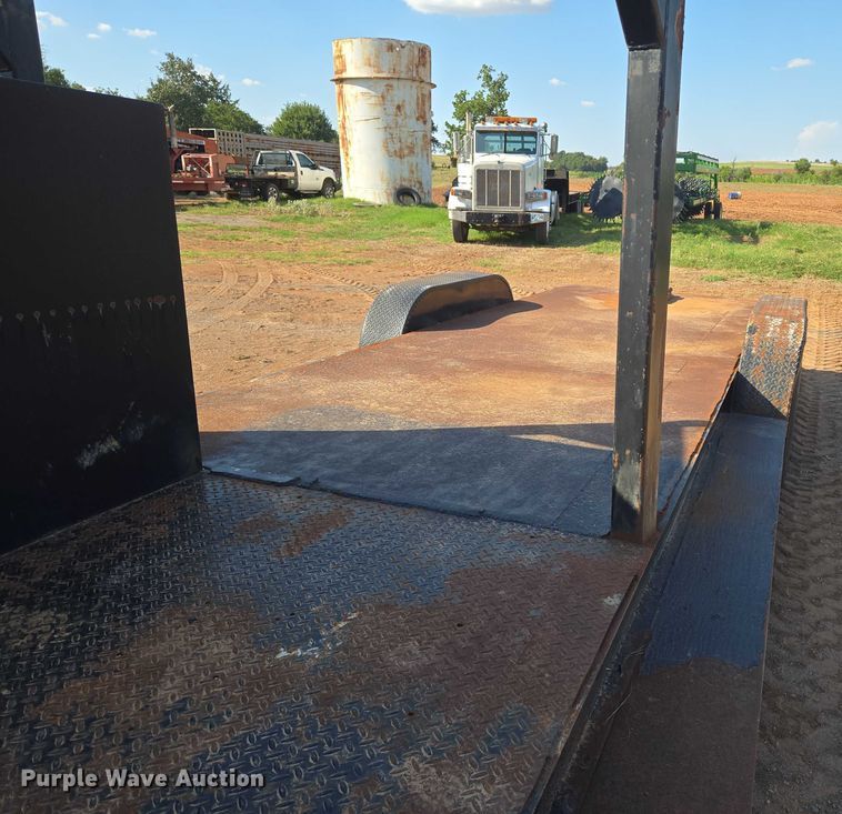 image for item EU3607 2006 Sage Oil Vac INC flatbed trailer