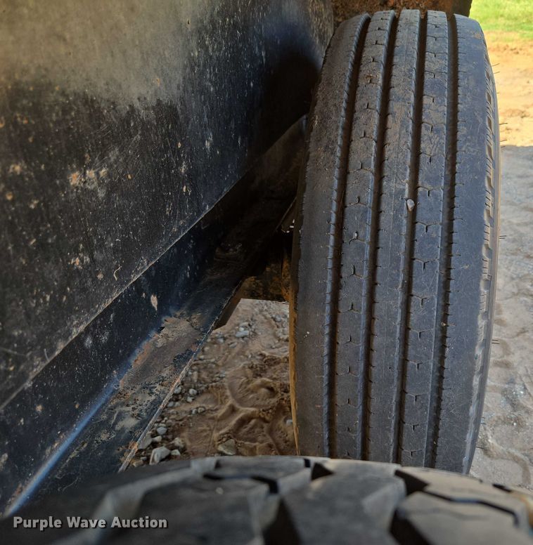 image for item EU3607 2006 Sage Oil Vac INC flatbed trailer