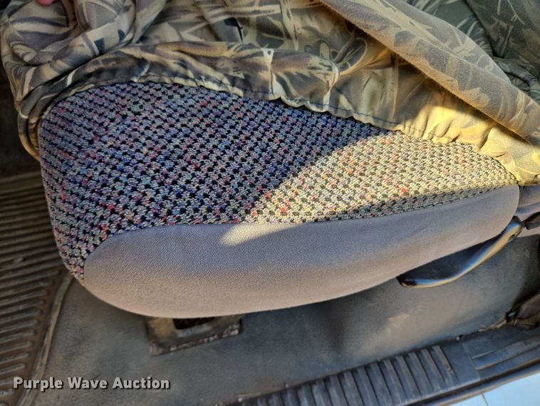 image for item EU3612 2002 Dodge Ram Chassis Cab flatbed pickup truck