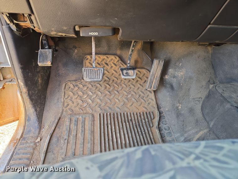 image for item EU3612 2002 Dodge Ram Chassis Cab flatbed pickup truck