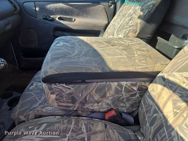 image for item EU3612 2002 Dodge Ram Chassis Cab flatbed pickup truck