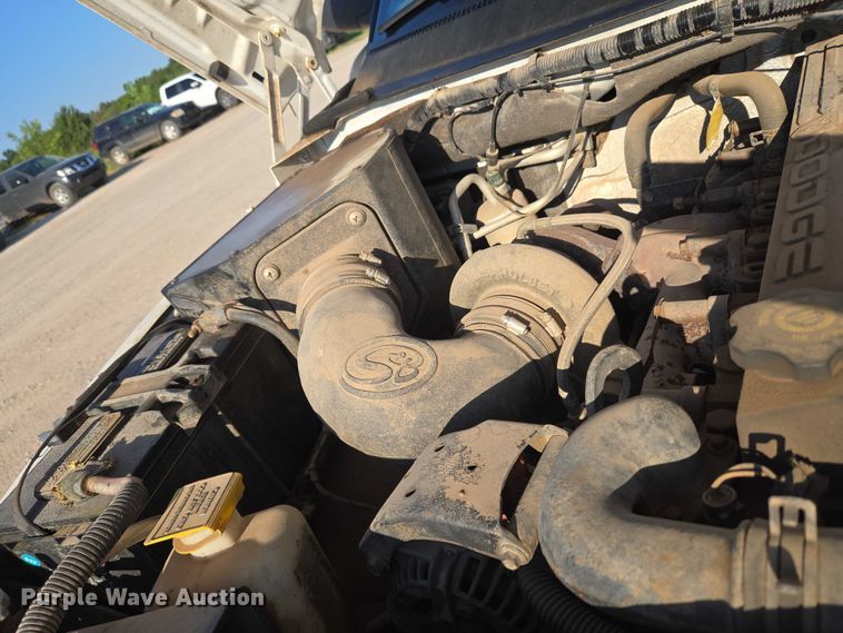 image for item EU3612 2002 Dodge Ram Chassis Cab flatbed pickup truck