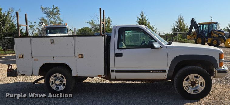 image for item EU3627 2000 Chevrolet K2500 utility bed pickup truck
