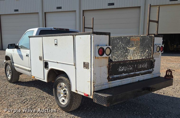 image for item EU3627 2000 Chevrolet K2500 utility bed pickup truck