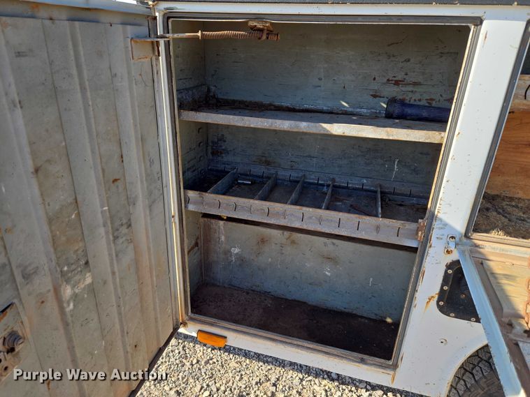 image for item EU3627 2000 Chevrolet K2500 utility bed pickup truck