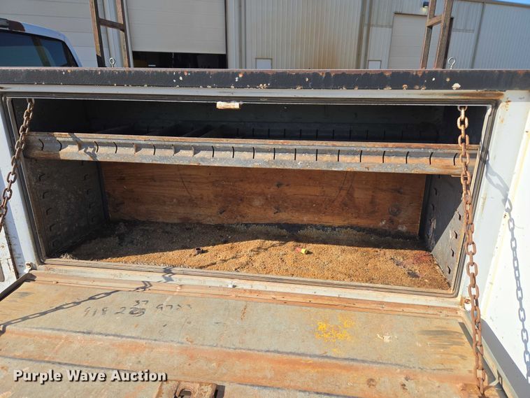 image for item EU3627 2000 Chevrolet K2500 utility bed pickup truck