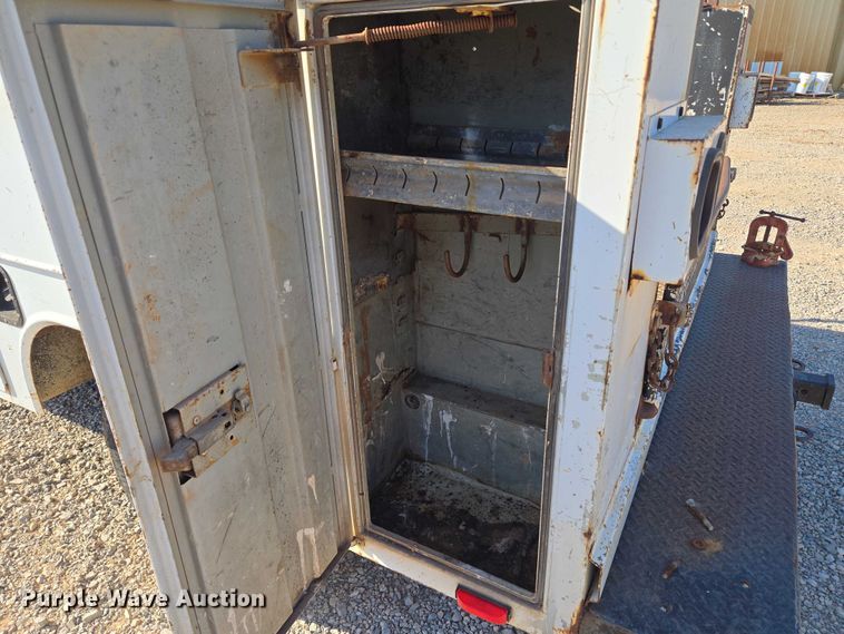 image for item EU3627 2000 Chevrolet K2500 utility bed pickup truck