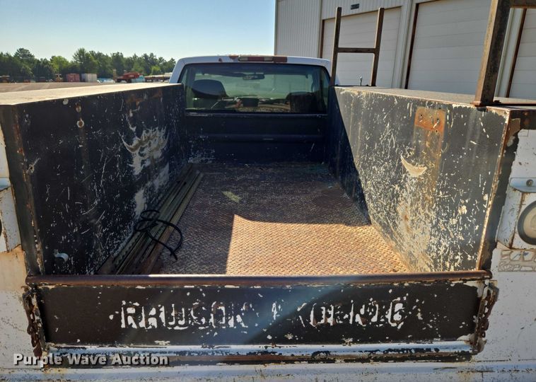 image for item EU3627 2000 Chevrolet K2500 utility bed pickup truck