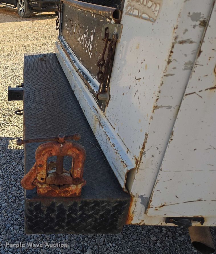 image for item EU3627 2000 Chevrolet K2500 utility bed pickup truck