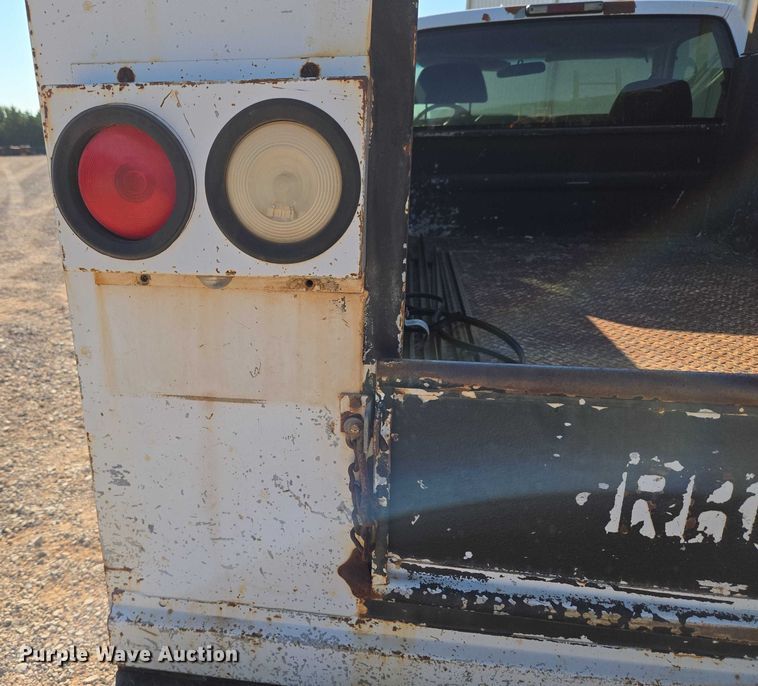 image for item EU3627 2000 Chevrolet K2500 utility bed pickup truck