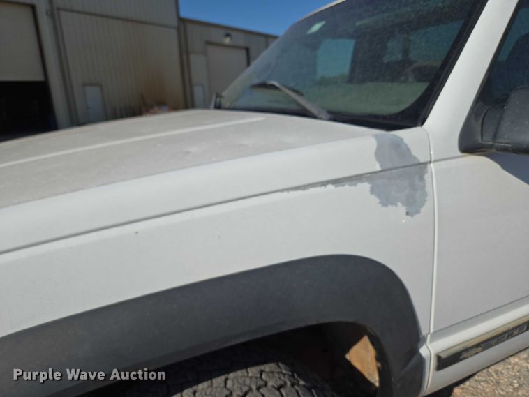 image for item EU3627 2000 Chevrolet K2500 utility bed pickup truck