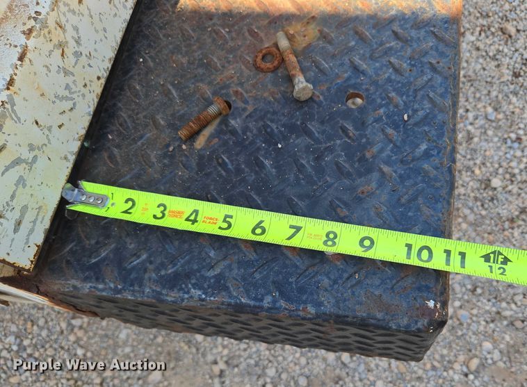 image for item EU3627 2000 Chevrolet K2500 utility bed pickup truck