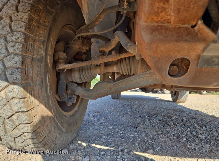 image for item EU3627 2000 Chevrolet K2500 utility bed pickup truck