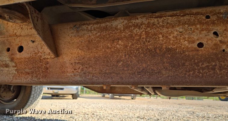 image for item EU3627 2000 Chevrolet K2500 utility bed pickup truck