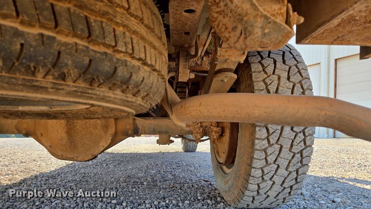 image for item EU3627 2000 Chevrolet K2500 utility bed pickup truck