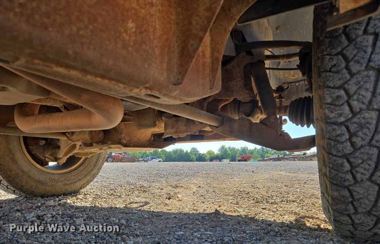 image for item EU3627 2000 Chevrolet K2500 utility bed pickup truck