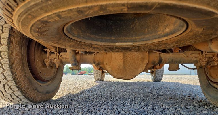 image for item EU3627 2000 Chevrolet K2500 utility bed pickup truck