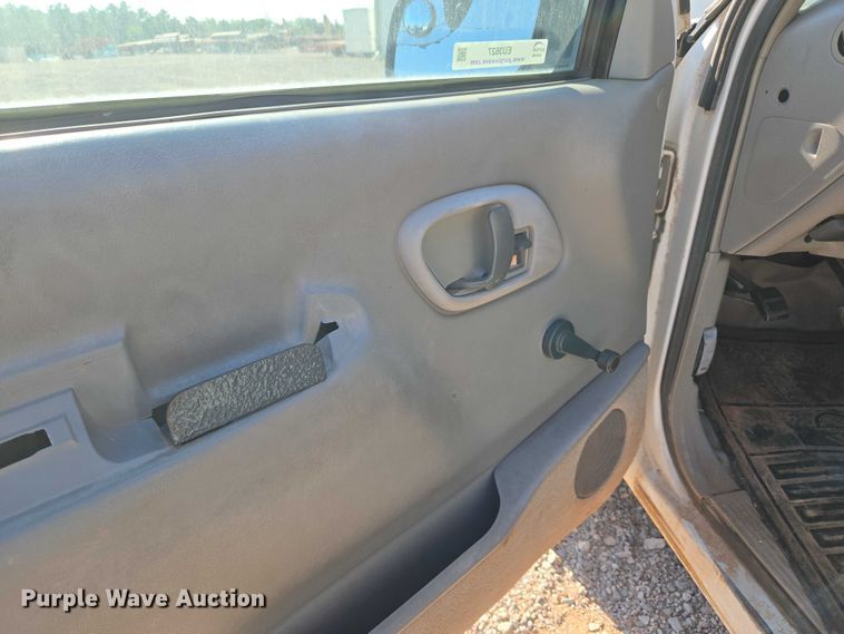 image for item EU3627 2000 Chevrolet K2500 utility bed pickup truck