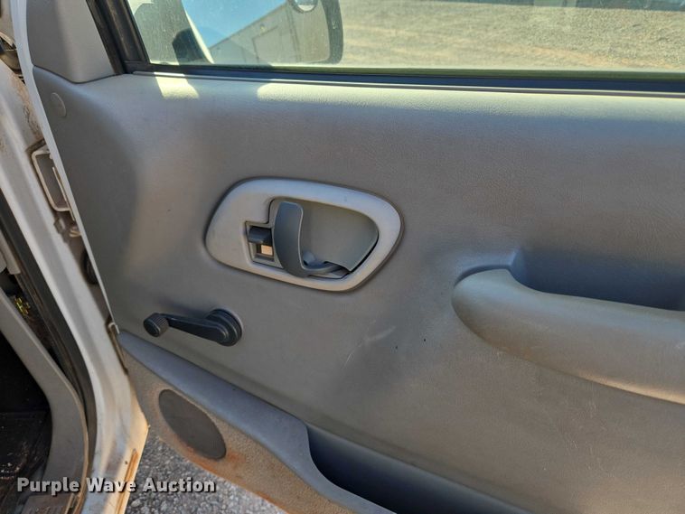 image for item EU3627 2000 Chevrolet K2500 utility bed pickup truck