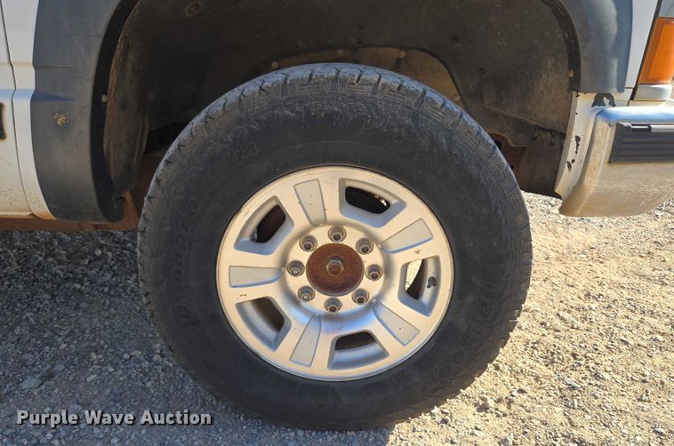 image for item EU3627 2000 Chevrolet K2500 utility bed pickup truck