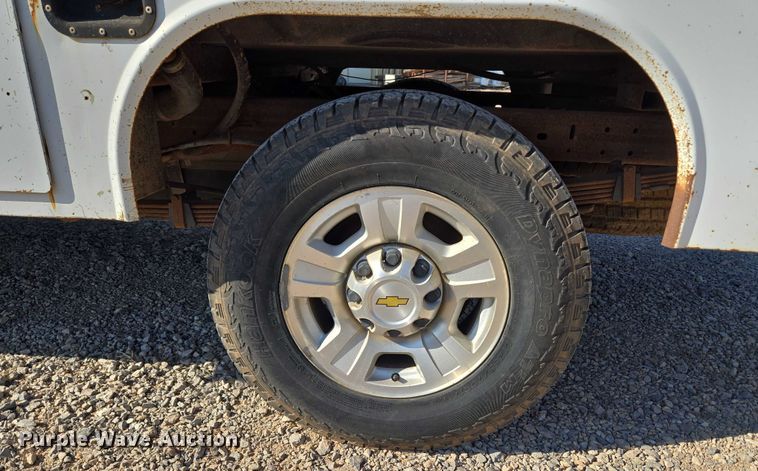 image for item EU3627 2000 Chevrolet K2500 utility bed pickup truck