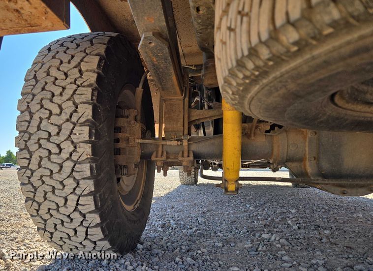 image for item EU3629 2011 Ford F350 Super Duty SuperCab utility bed pickup truck