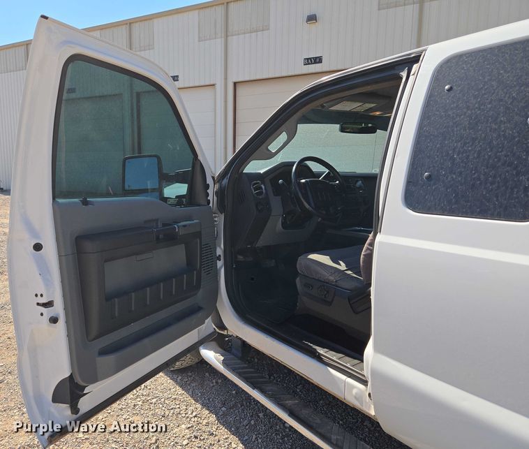 image for item EU3629 2011 Ford F350 Super Duty SuperCab utility bed pickup truck