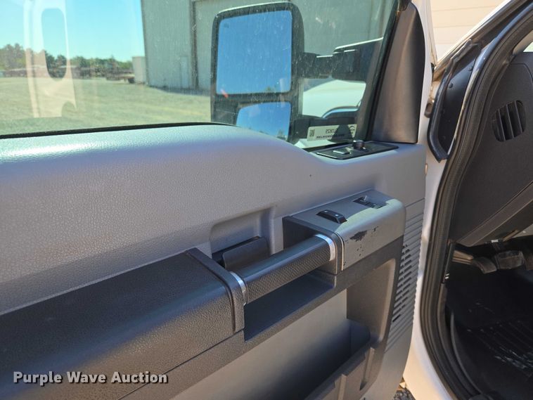 image for item EU3629 2011 Ford F350 Super Duty SuperCab utility bed pickup truck