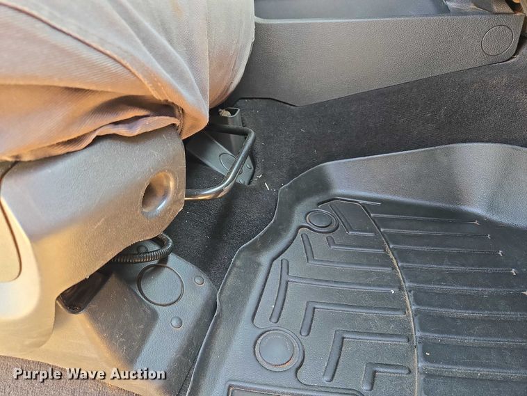 image for item EU3629 2011 Ford F350 Super Duty SuperCab utility bed pickup truck