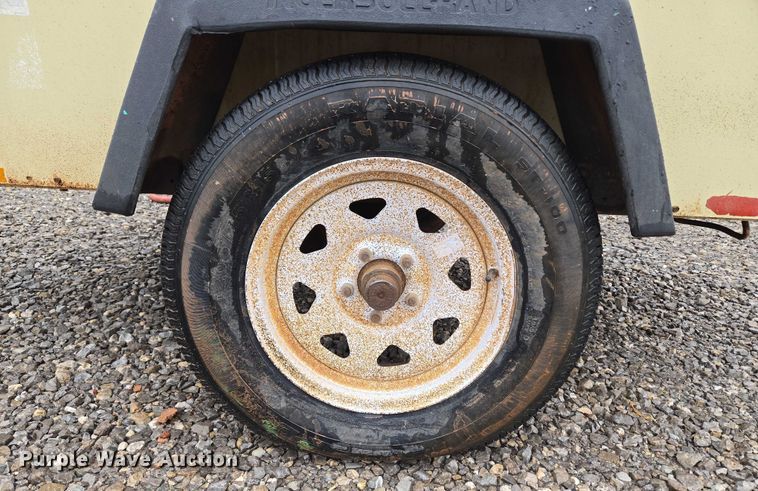 image for item EU3633 2005 Ingersoll Rand P185WIR air compressor