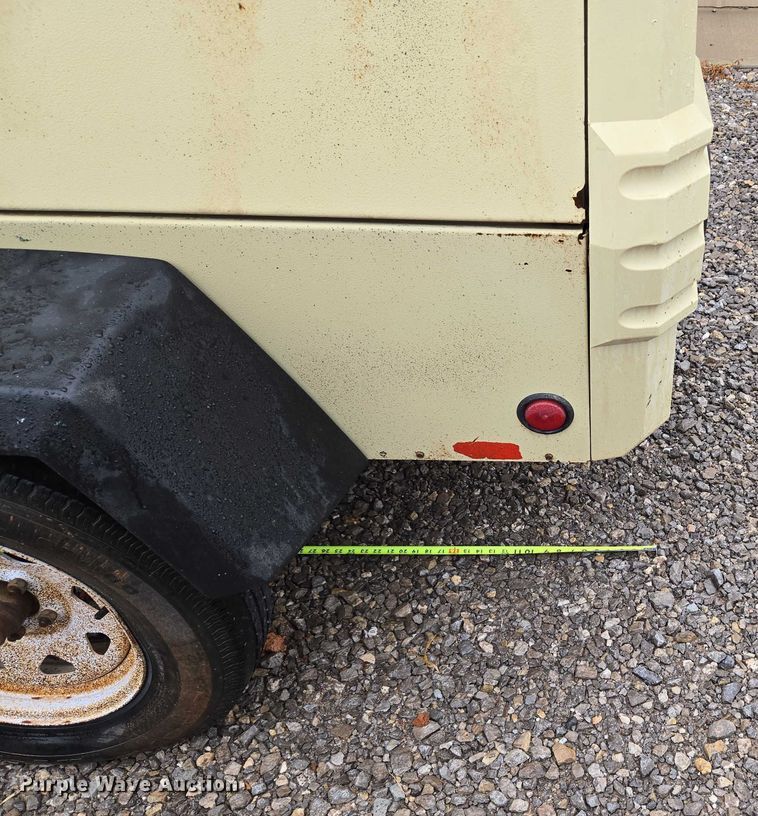 image for item EU3633 2005 Ingersoll Rand P185WIR air compressor