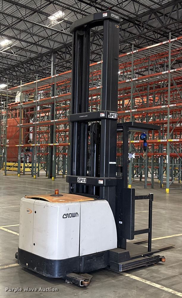 image for item EU4504 2017 Crown SP4050-30 order picker