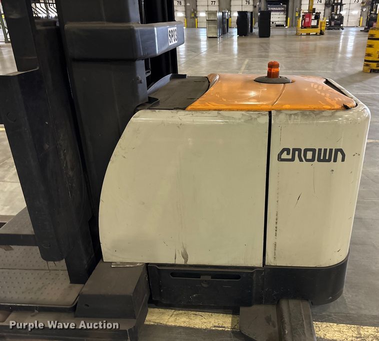 image for item EU4504 2017 Crown SP4050-30 order picker