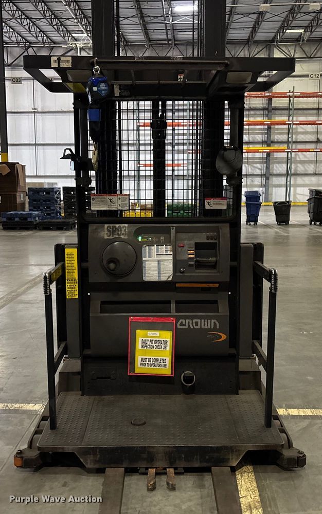 image for item EU4504 2017 Crown SP4050-30 order picker