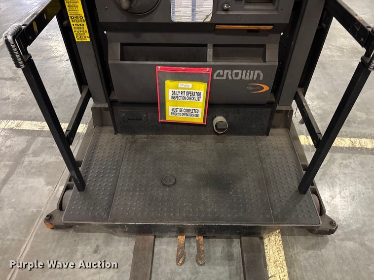 image for item EU4504 2017 Crown SP4050-30 order picker