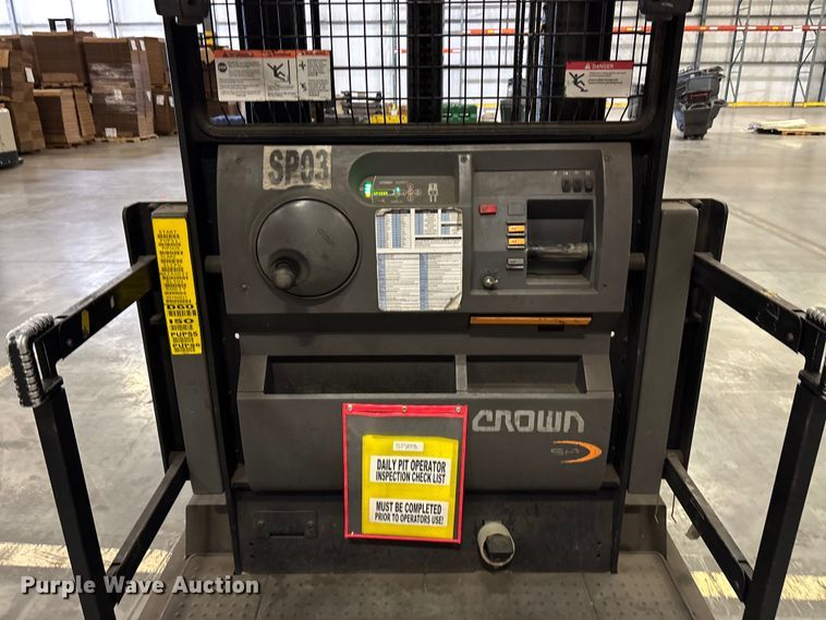 image for item EU4504 2017 Crown SP4050-30 order picker