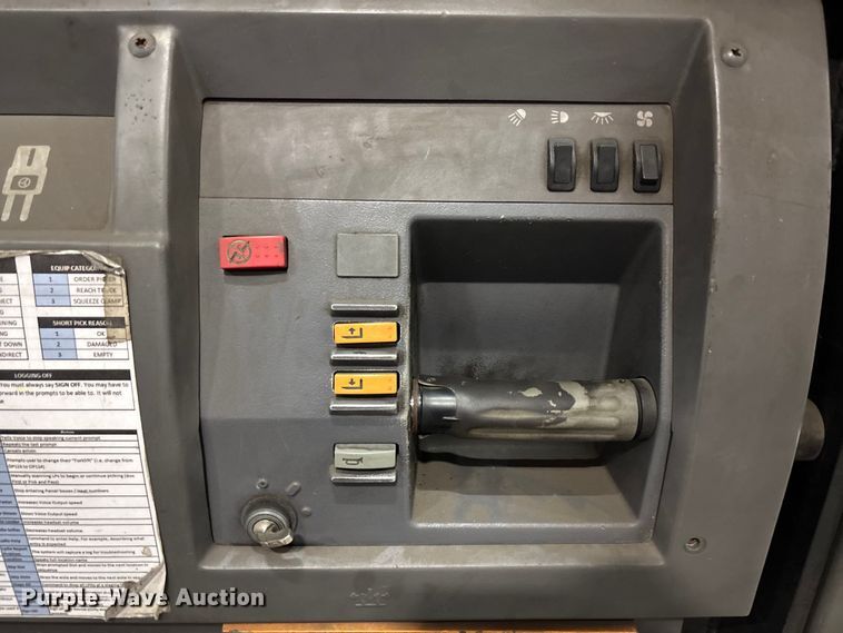 image for item EU4504 2017 Crown SP4050-30 order picker