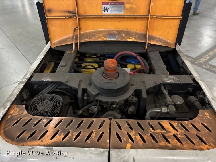 image for item EU4504 2017 Crown SP4050-30 order picker