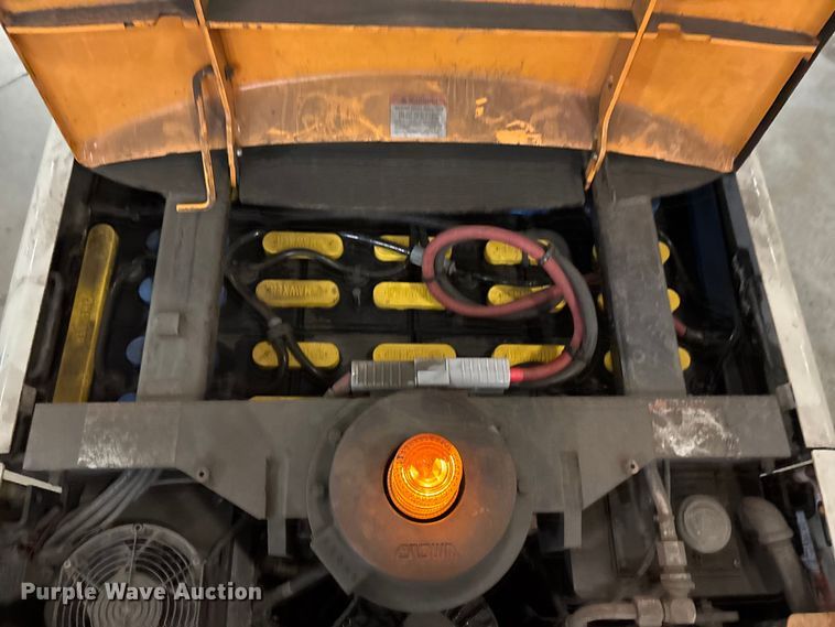 image for item EU4504 2017 Crown SP4050-30 order picker