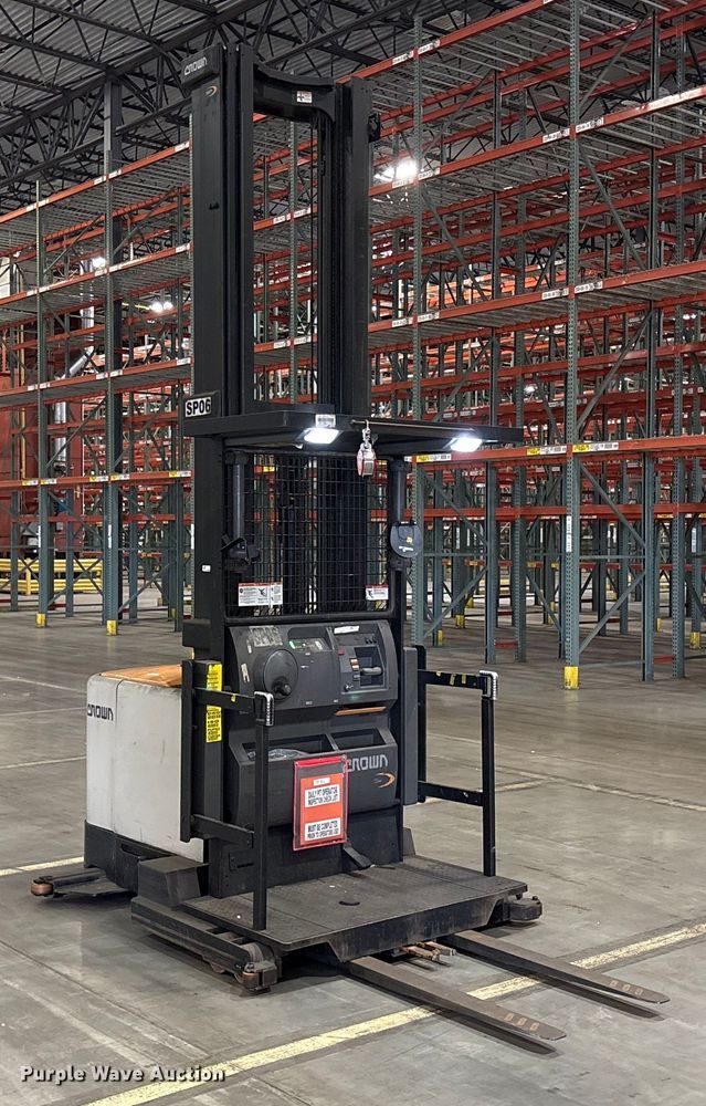 image for item EU4505 2017 Crown SP4050-30 order picker