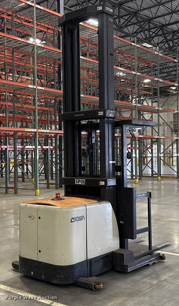 image for item EU4505 2017 Crown SP4050-30 order picker