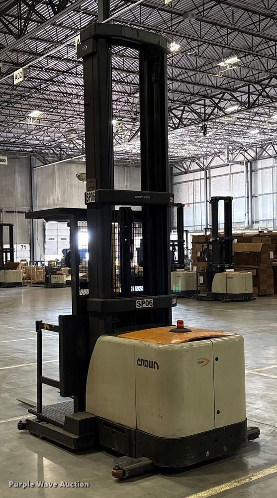 image for item EU4505 2017 Crown SP4050-30 order picker