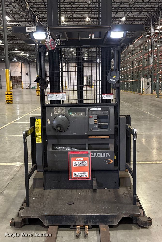 image for item EU4505 2017 Crown SP4050-30 order picker