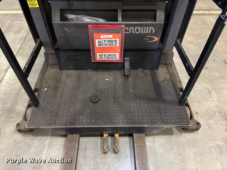 image for item EU4505 2017 Crown SP4050-30 order picker