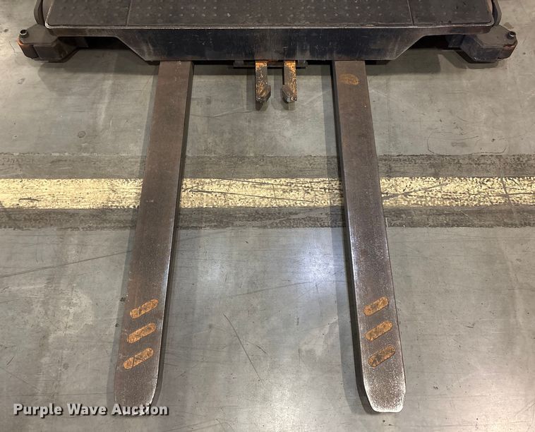 image for item EU4505 2017 Crown SP4050-30 order picker