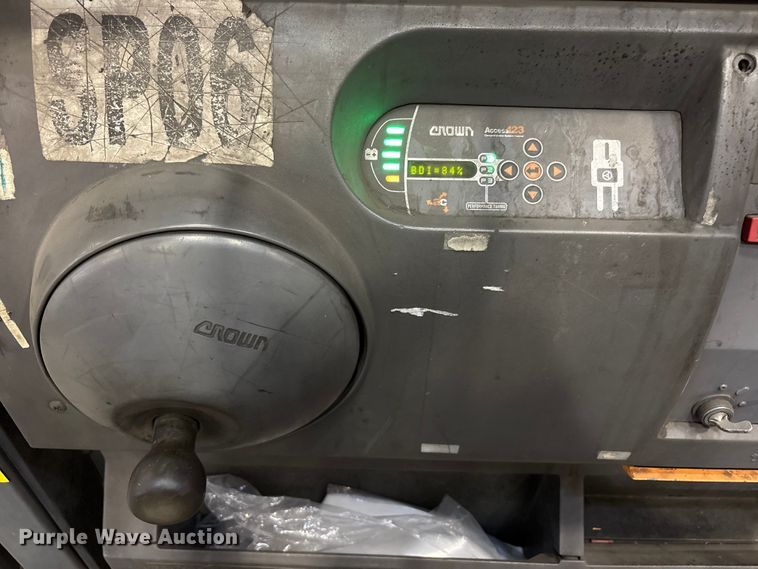 image for item EU4505 2017 Crown SP4050-30 order picker