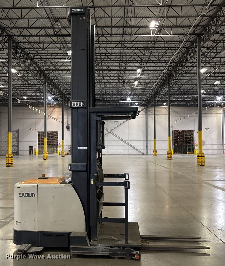 image for item EU4506 2017 Crown SP4050-30 order picker