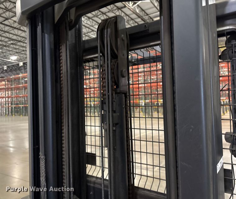 image for item EU4506 2017 Crown SP4050-30 order picker