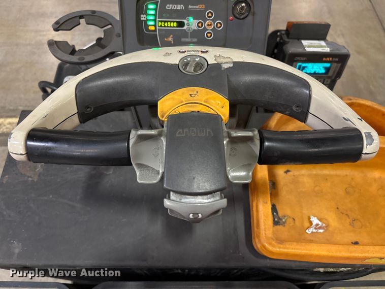 image for item EU4507 2020 Crown PC4500-80 pallet jack