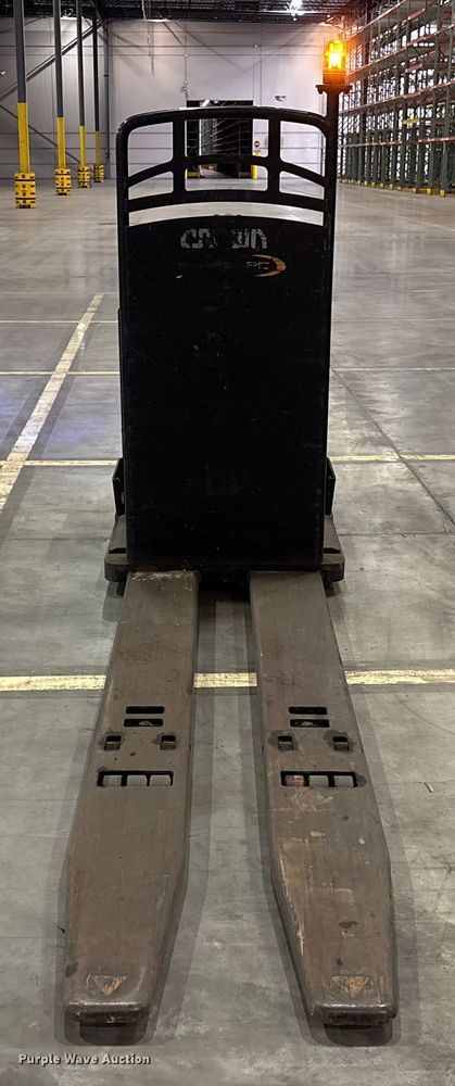 image for item EU4508 2020 Crown PC4500-80 pallet jack